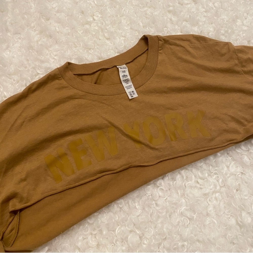ALO Yoga Tan Layered Crop Top - Picture 3 of 4